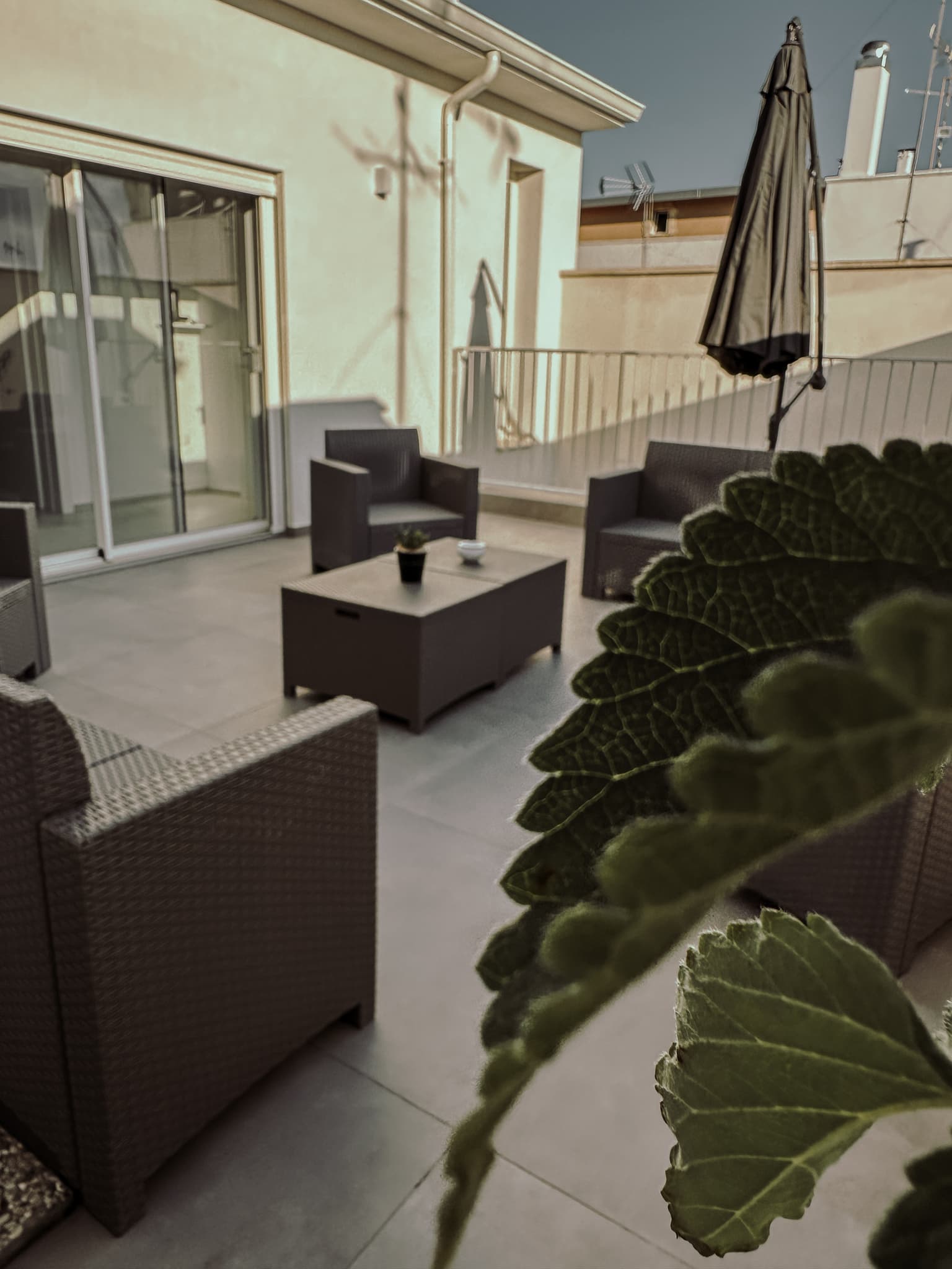Terrazzo comune con salottino