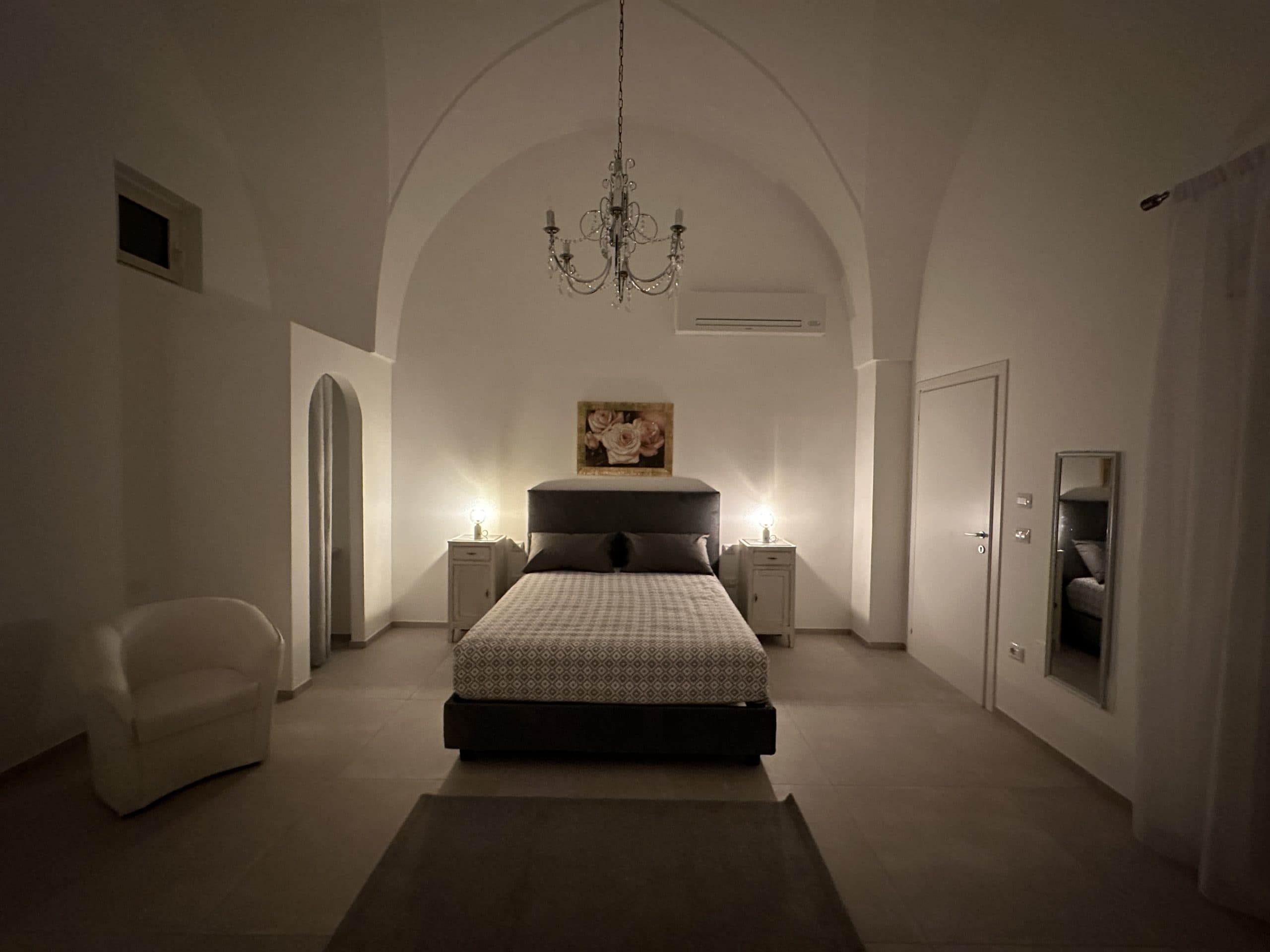 Room with typical Salento vaulted ceiling